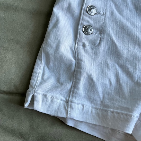 american eagle • multi button shorts - Picture 7 of 10